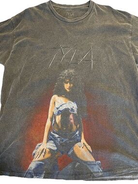 Tyla T-Shirt Large Official Merchandise Urban Outfitters Gray